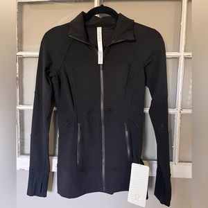 Lululemon BNWT black Contour athletic Jacket size 4
